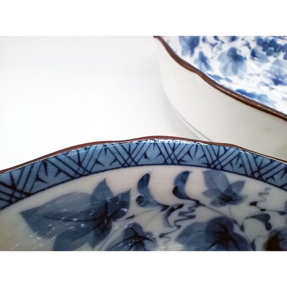 Vintage Japanese Blue White Porcelain Bowls Grapevine Scalloped Rim Set of 2 - Picture 9 of 16